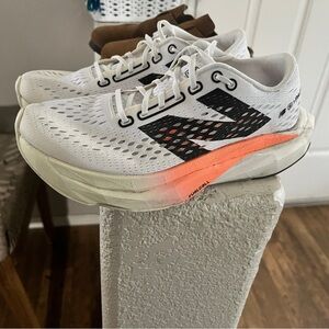 New balance carbon plated running shoes